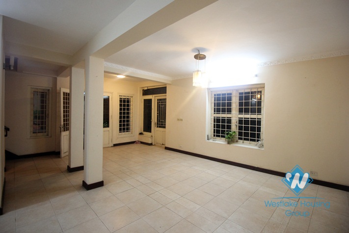 Commodious and unfurnished house for rent in Nghi Tam, Ha Noi